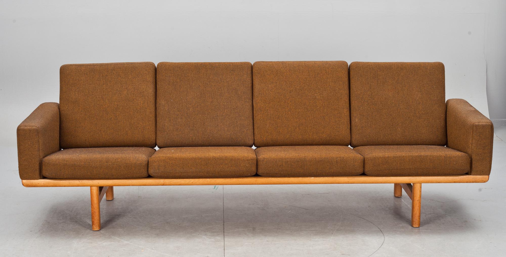 SOFFA, "GE 236/4", Hans J Wegner, 1960-tal.