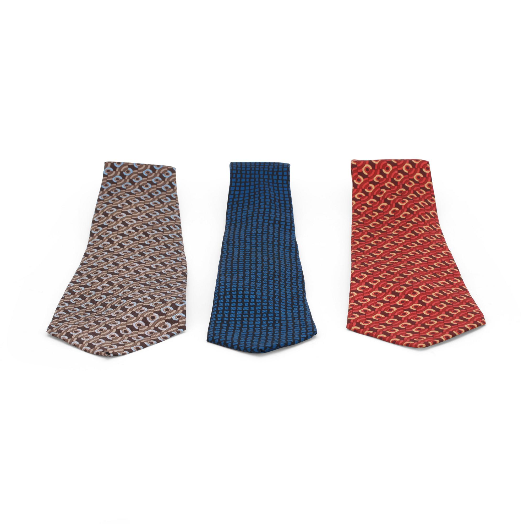 HERMÈS, three silk ties.