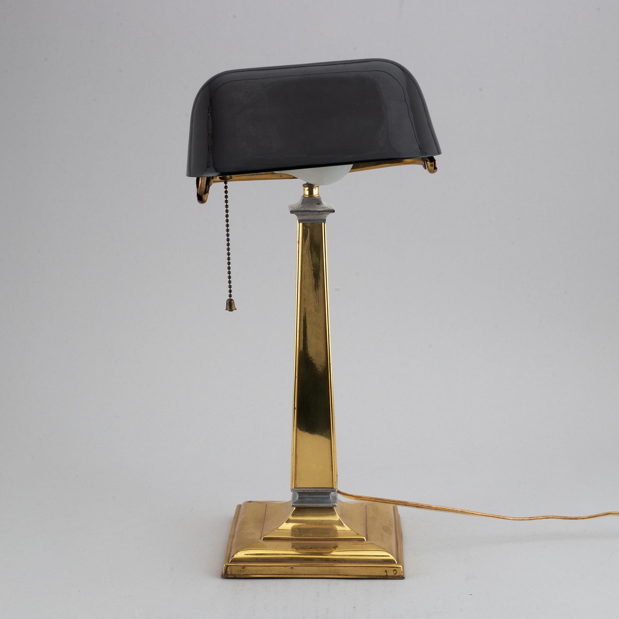 BIBLIOTEKSLAMPA, Emerlite.