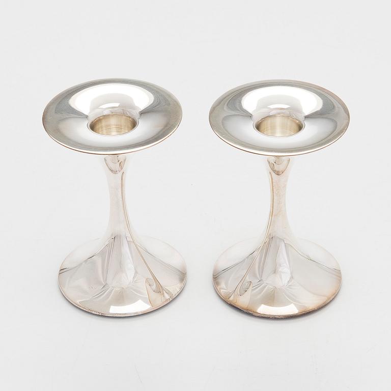 Tapio Wirkkala, a pair of silver 'Trumpet' candlesticks, Kultakeskus, Hämeenlinna 2011.