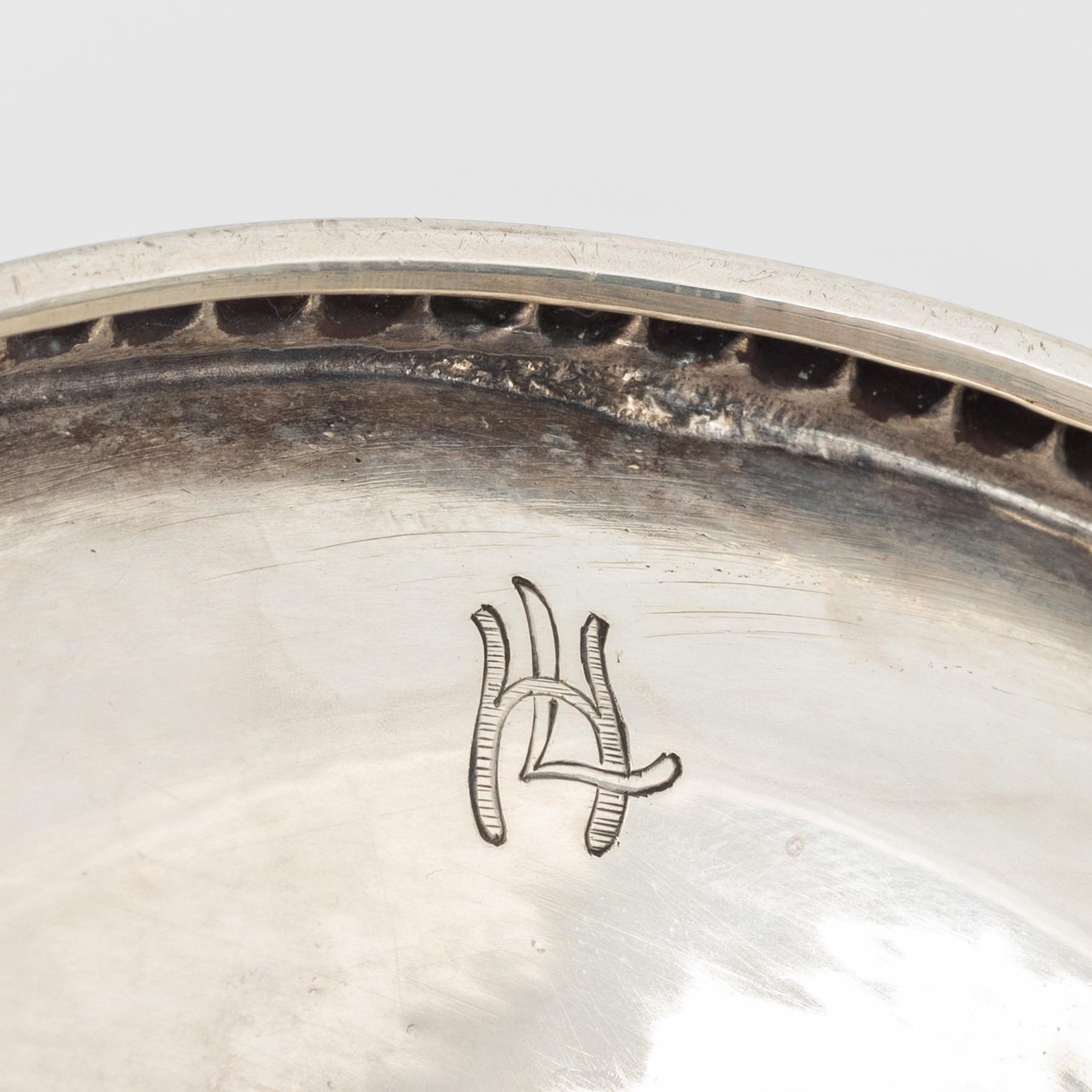 Skål på fot, silver, JE Bohlin, Jönköping, 1920.