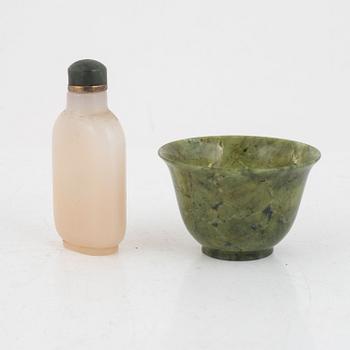 A Chinese agathe bowl and a white stone snuff bottle with stopper, 20th century.