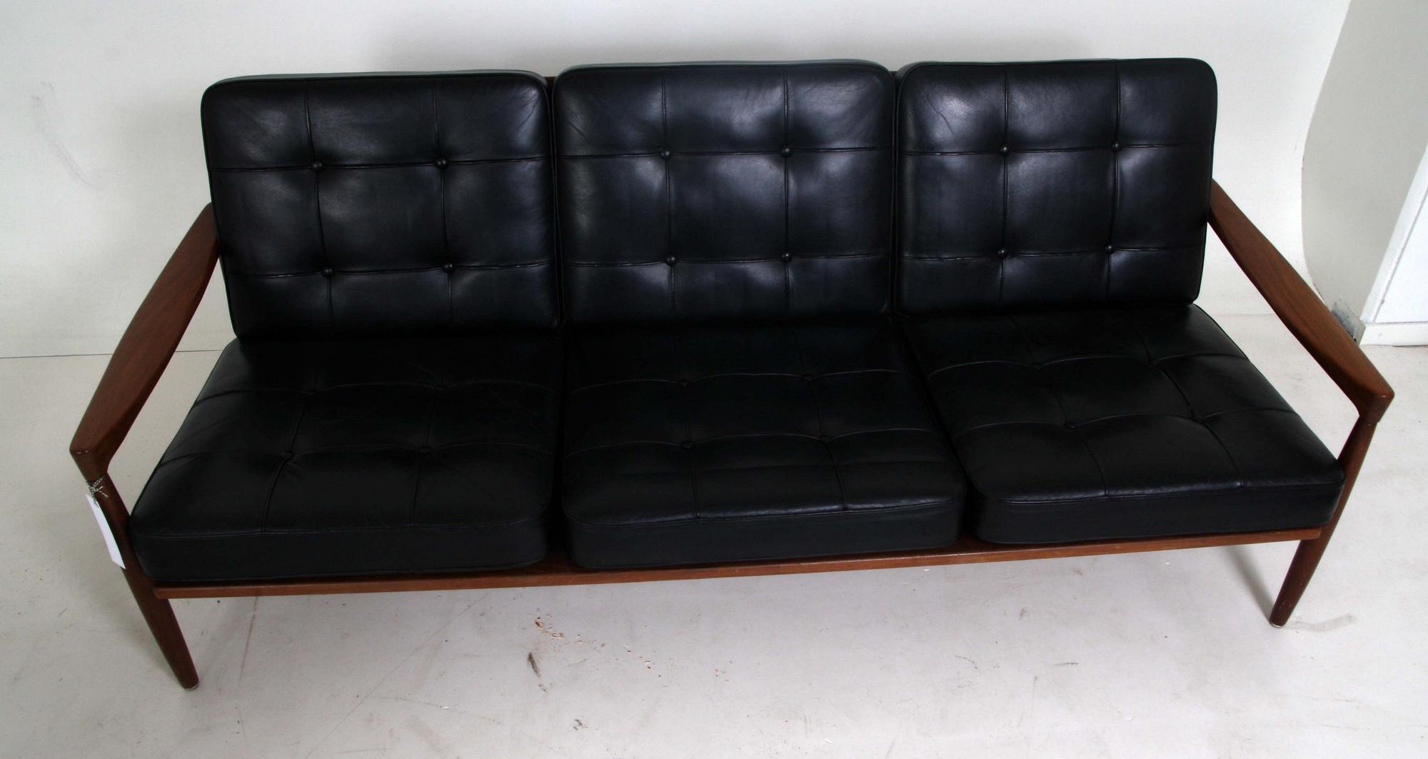 SOFFA MED FÅTÖLJ, design Erik Wörtz för Bröderna Andersson.