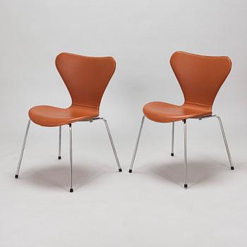 Arne Jacobsen, tuoleja, 6 kpl, "Sjuan", Fritz Hansen, Tanska.