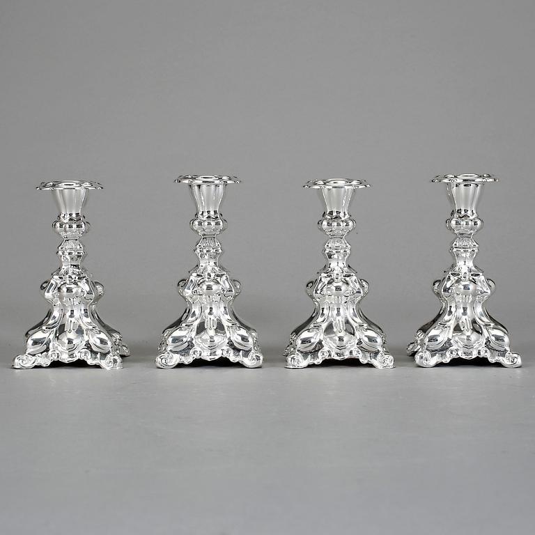 LJUSSTAKAR, 4st, silver, rokokostil, svenska importstämplar, 1900-tal.