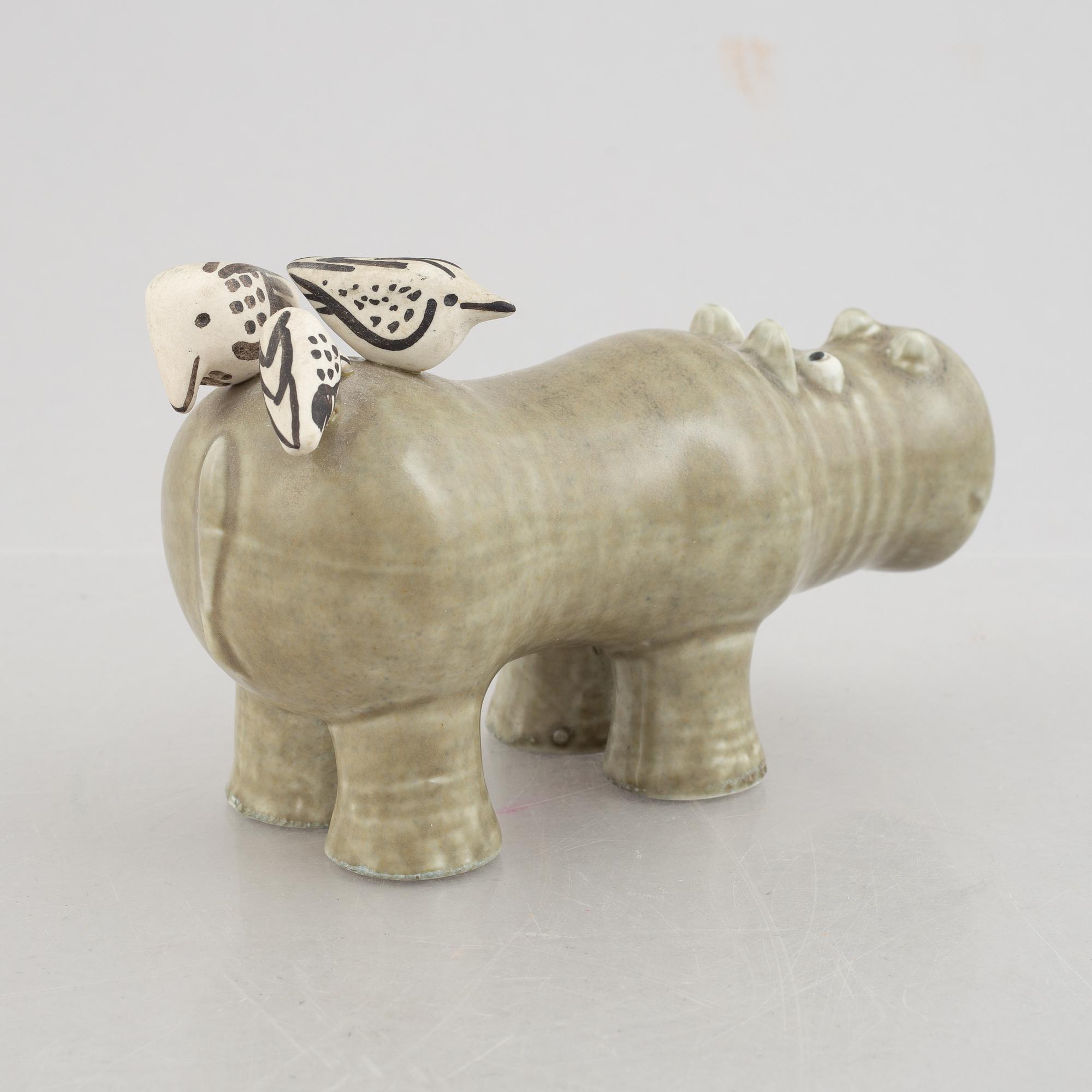 Lisa Larson, figurin, stengods, "Flodhäst med fåglar", Gustavsberg 1966-1970.