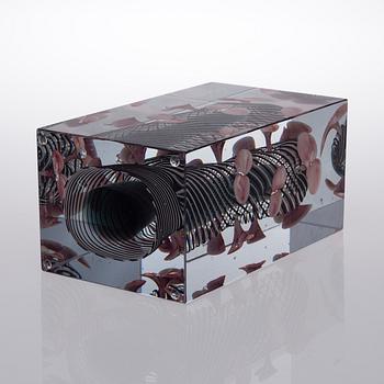 OIVA TOIKKA, A GLASS CUBE. Signed Sakurano Hana, Oiva Toikka, Nuutajärvi 2008, 118/200.