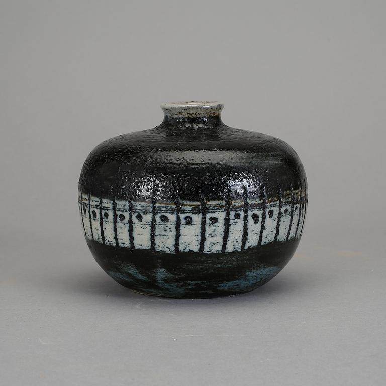 VAS, chamotterat stengods, Anders Bruno Liljefors, Gustavsberg studio 1952.