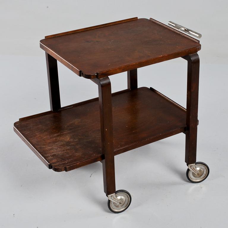 SERVERINGSVAGN, 1900-talets andra kvartal.