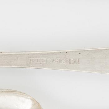 Bestick, brevkniv samt bägare, silver, bl a CG Hallberg Stockholm 1919 (24 delar).