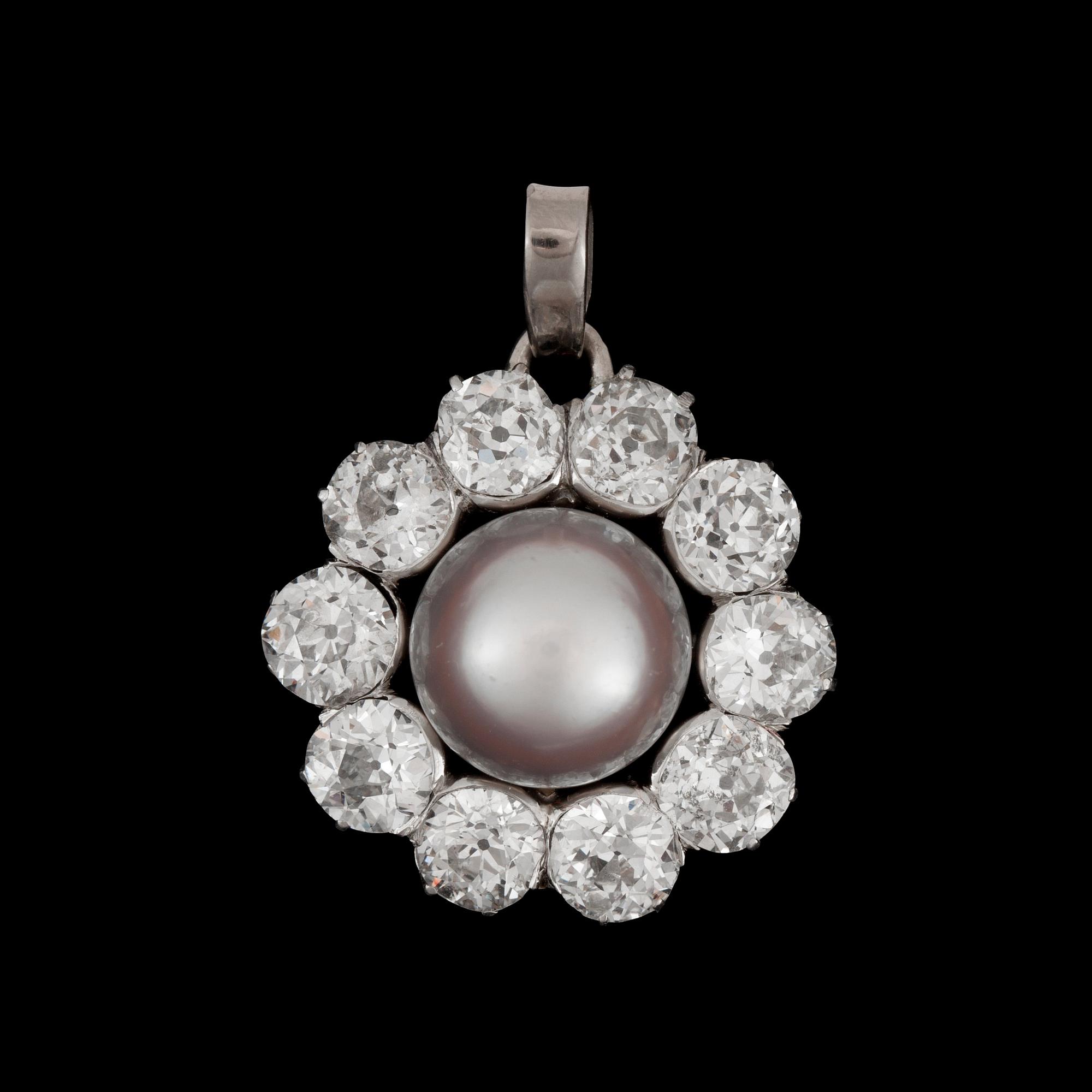 HÄNGE, gammalslipade diamanter tot. ca 7 ct, med grå pärla.