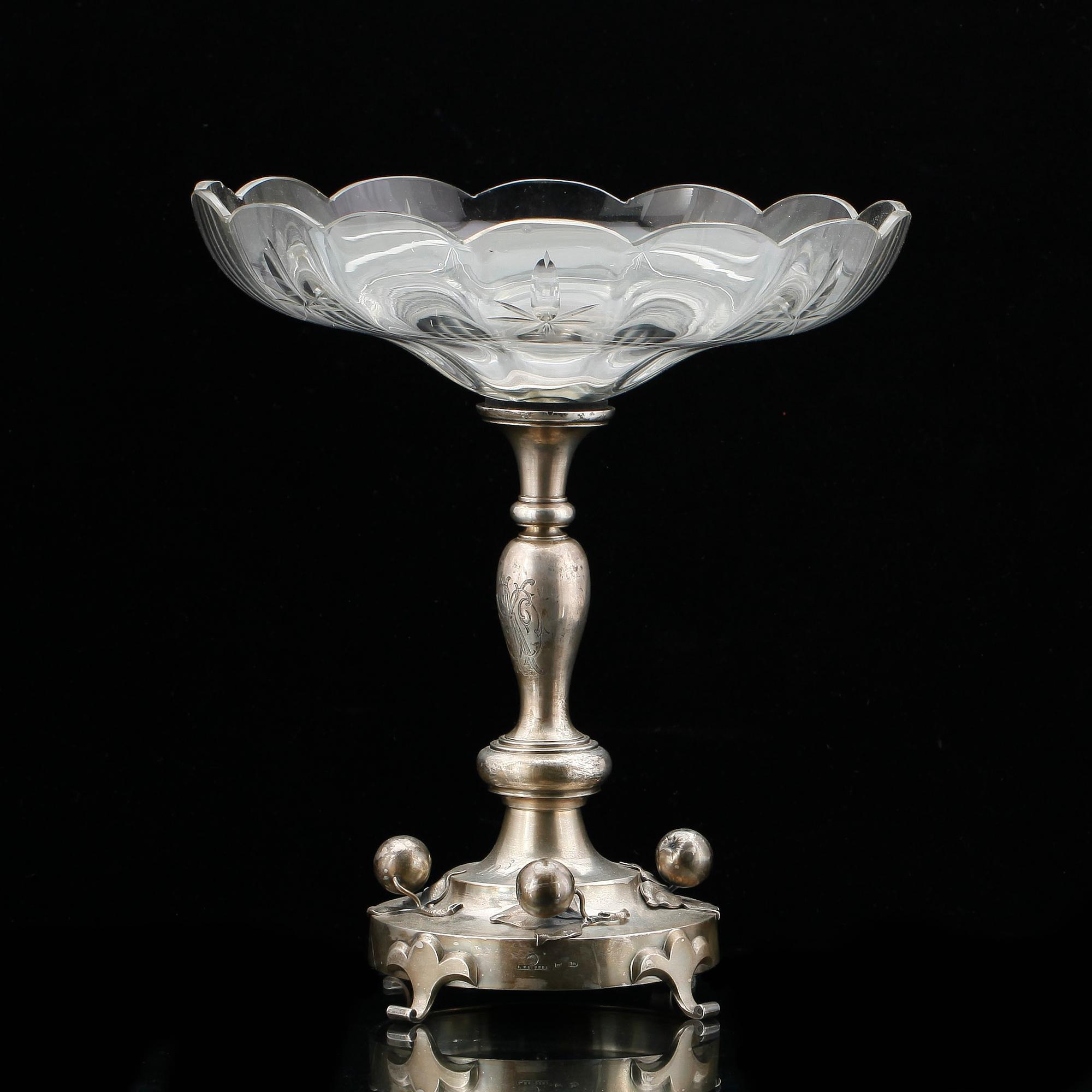 UPPSATSSKÅL, silver, glas, Vladimir Morosov, St Petersburg 1908-17. Silvervikt ca 500 gram.