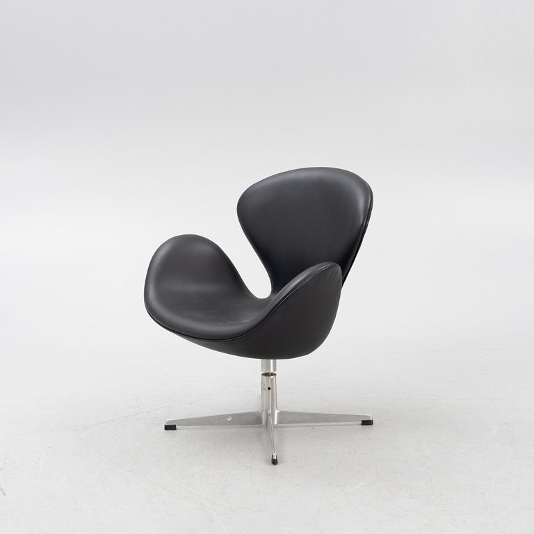 Arne Jacobsen,fåtölj, "Svanen" Fritz Hansen, Danmark, 1960-tal.