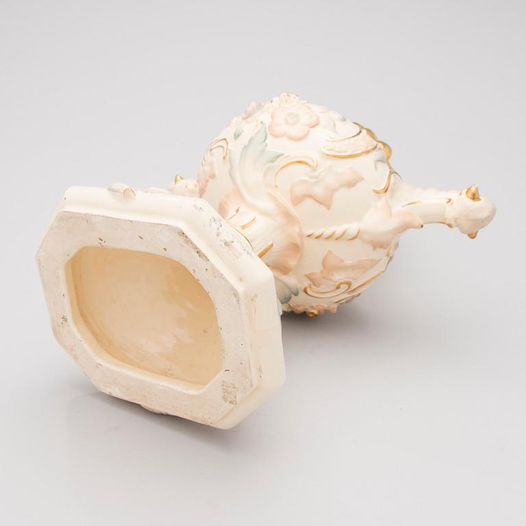 DEKORELEMENT TILL KAKELUGN, keramik, Rörstrand, 1800-talets slut.