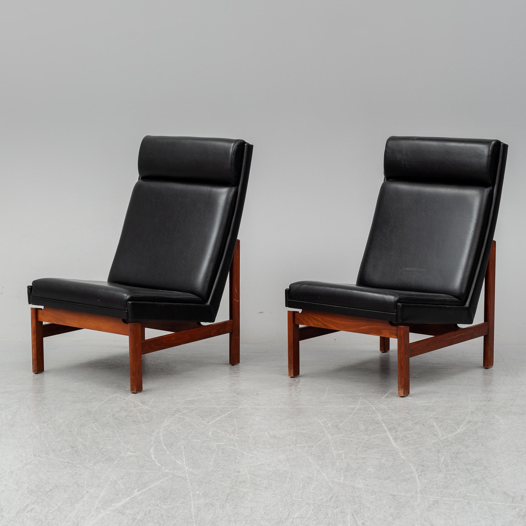 KARL ERIK EKSELIUS, a pair of armchairs.