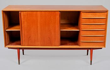 SIDEBOARD, 1900-talets mitt.