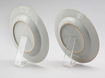 TALLRIKAR, 1 par, porslin, Kina, Qianlong 1736-1795.