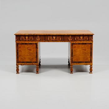 SKRIVBORD, 1900-talets andra kvartal.