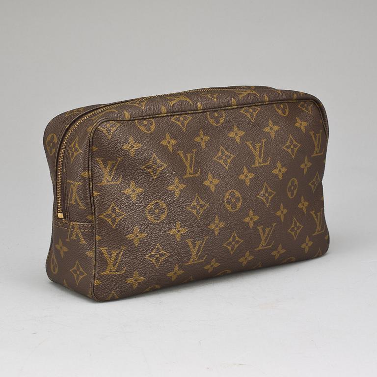 NECESSÄR, Louis Vuitton.