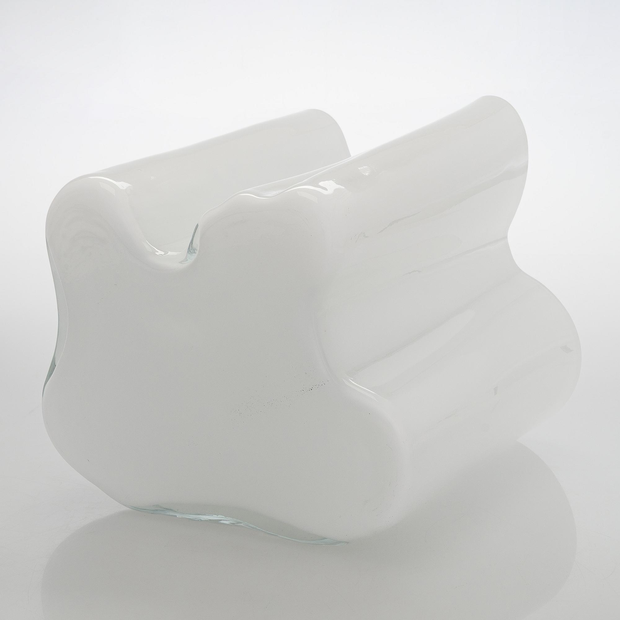 Alvar Aalto, a 3031 glass vase, signed Alvar Aalto - 3031.