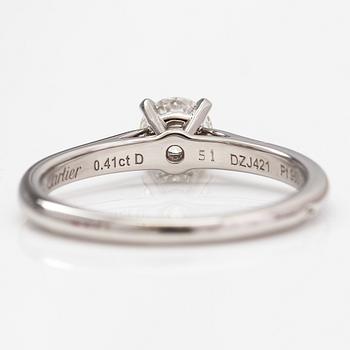 Cartier, Sormus, platinaa ja timantti n. 0.41 ct. Merkitty DZJ421. GIA todistus.
