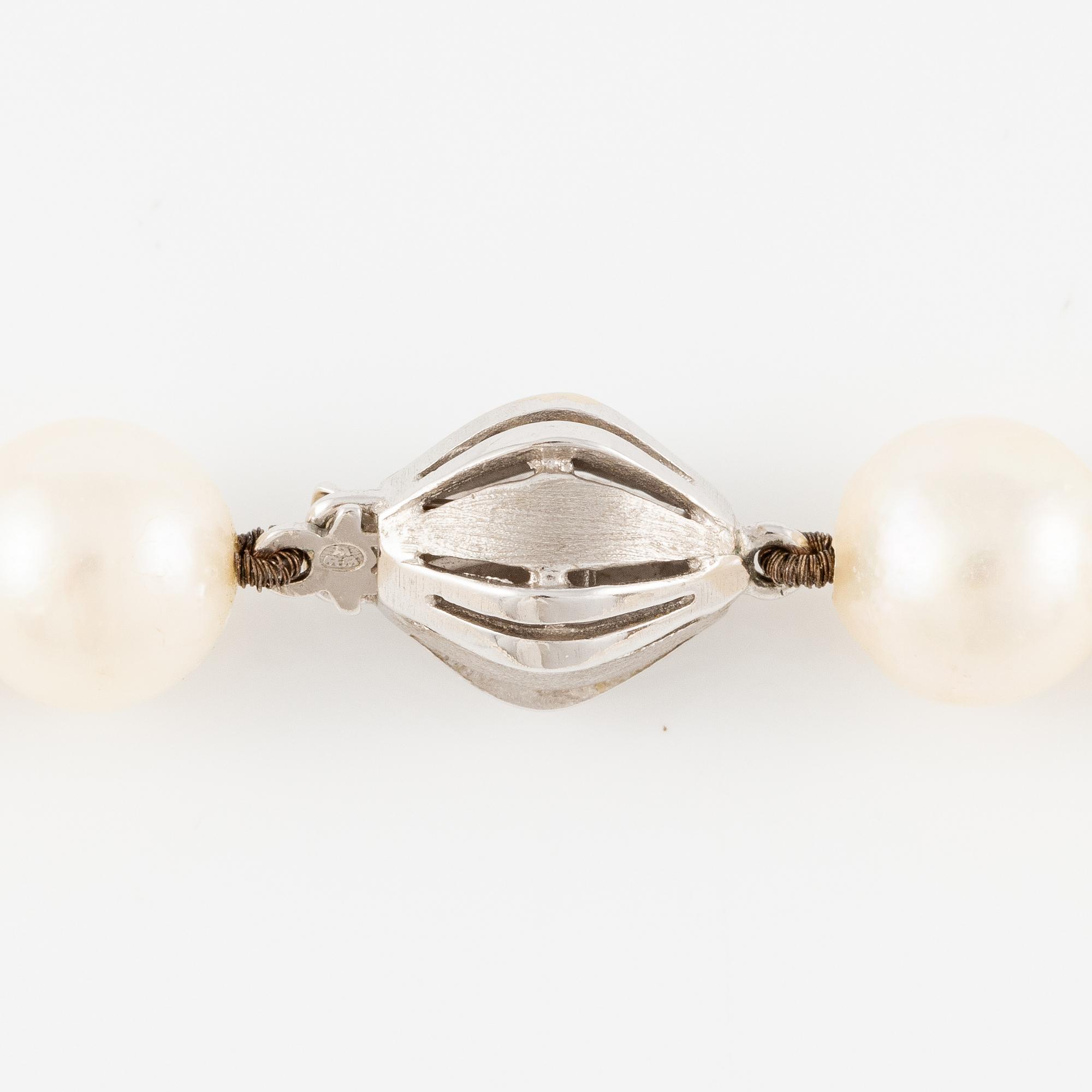 Pärlcollier, med odlade pärlor, lås 18K vitguld.