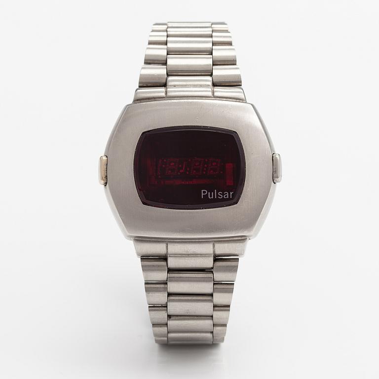 Pulsar, wristwatch, 40 x 32 mm.