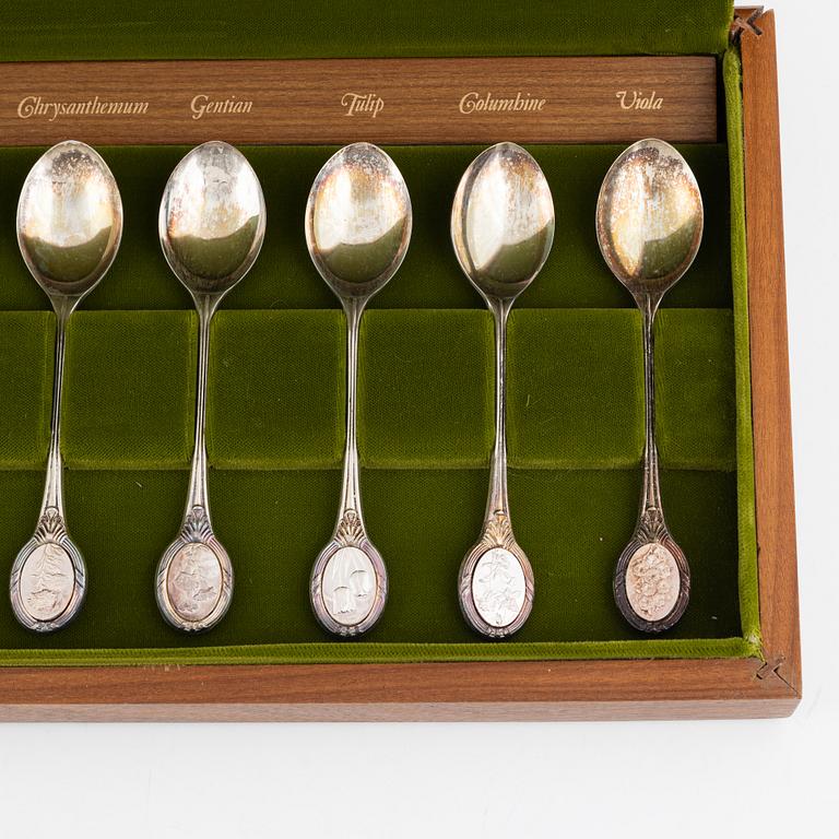 John Pinches Ltd, collector's spoons, 12 pcs, silver, Sheffield, England 1975.