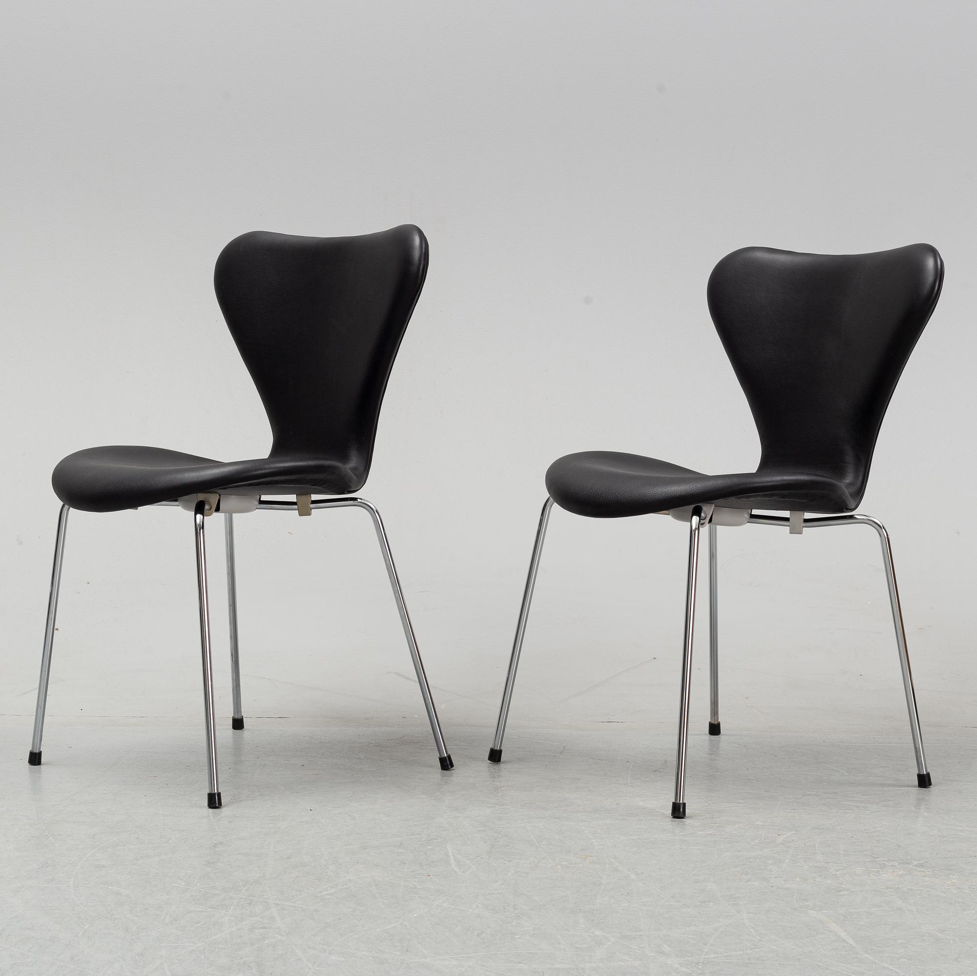 Arne Jacobsen, a set of six "Sjuan" chairs for Fritz Hansen, Denmark.