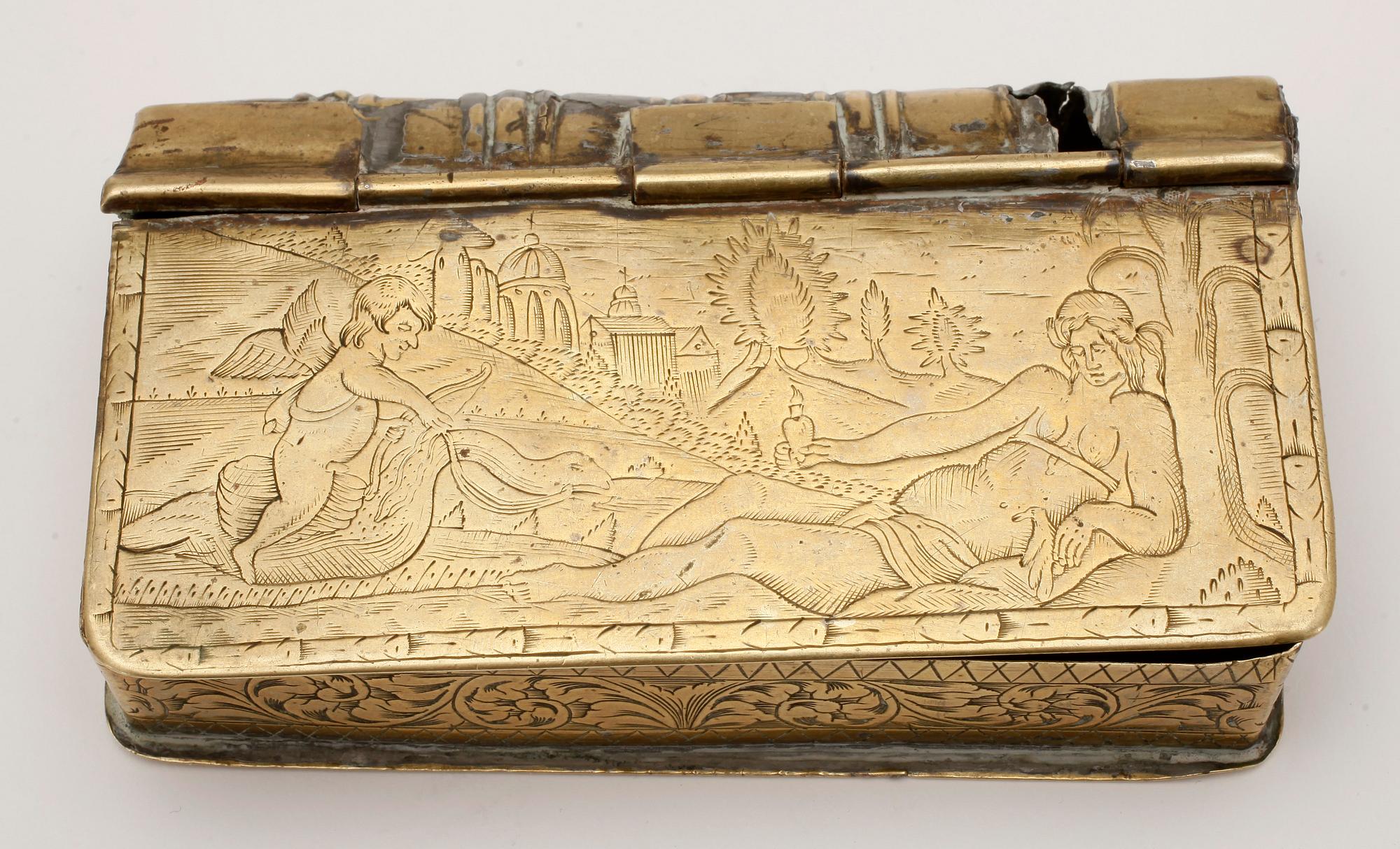 TOBAKSDOSA, mässing, 1700-tal.