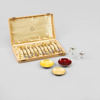 PARTI SILVER, 16 delar, bl a Norge och Danmark, 1900-tal, vikt exklusive glas 224 gram.