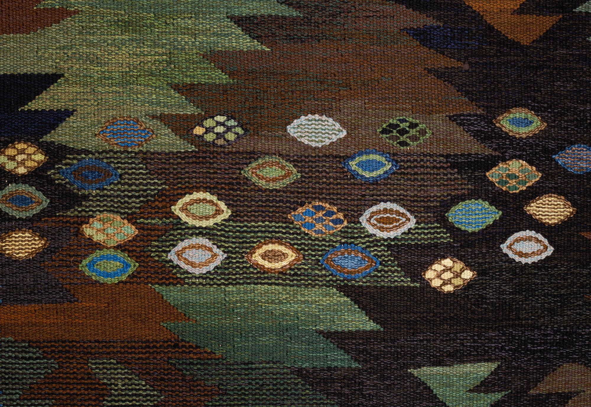 Barbro Nilsson, matto, "Tånga brun och grön", flat weave, ca 223 x 153-155 cm, signed AB MMF BN.