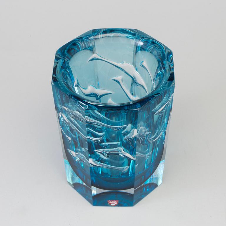 OLLE ALBERIUS, an Orrefors Ariel glass vase, 1990.