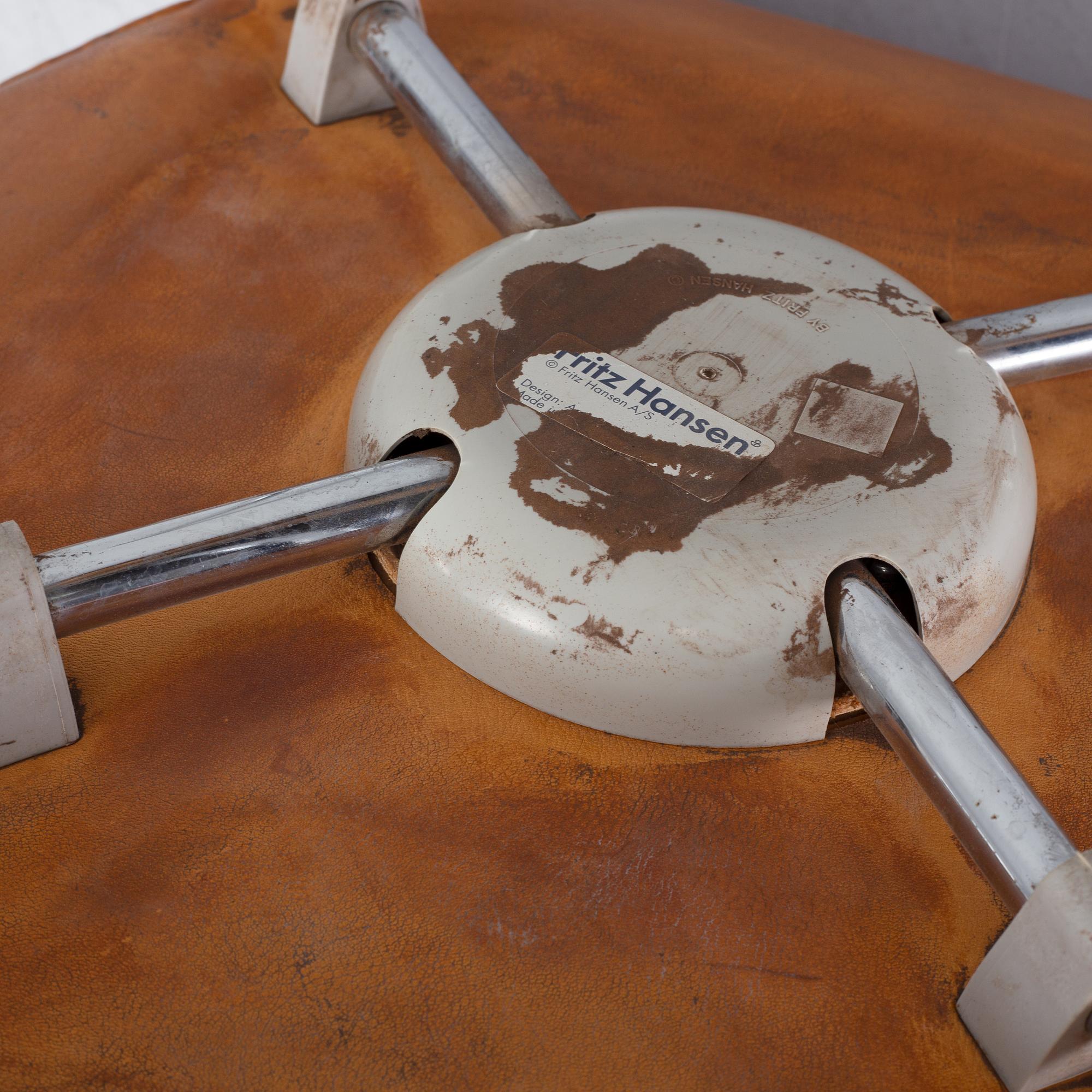 Arne Jacobsen, a leather 'Series 7' chair, Fritz Hansen, Denmark.