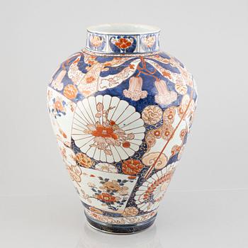 Golvurna, porslin, Japan, Meiji (1868-1912).