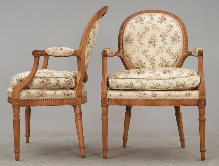 KARMSTOLAR, ett par. Frankrike, 1700-talets andra hälft. Louis XVI.