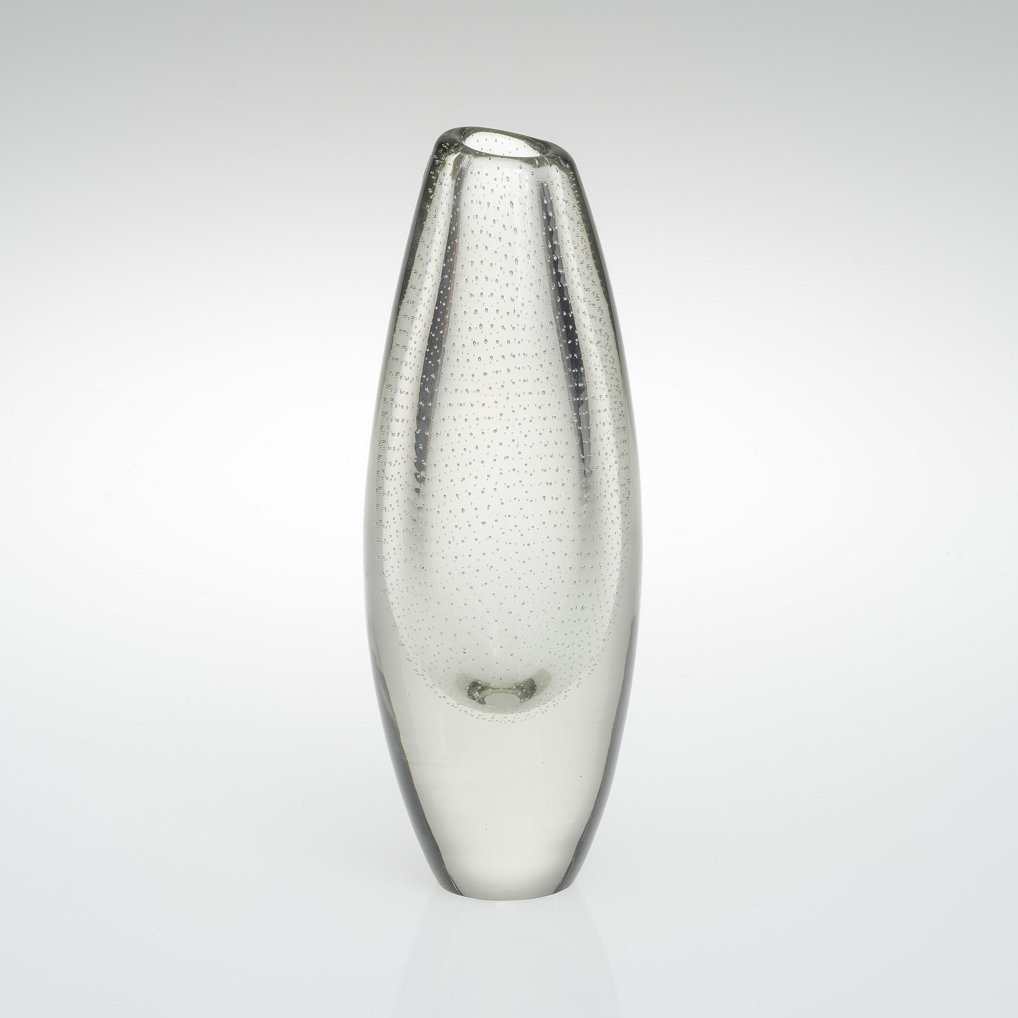 GUNNEL NYMAN, VAS. "GN 25". Sign. G. Nyman, Nuutajärvi Notsjö. 1940-tal.