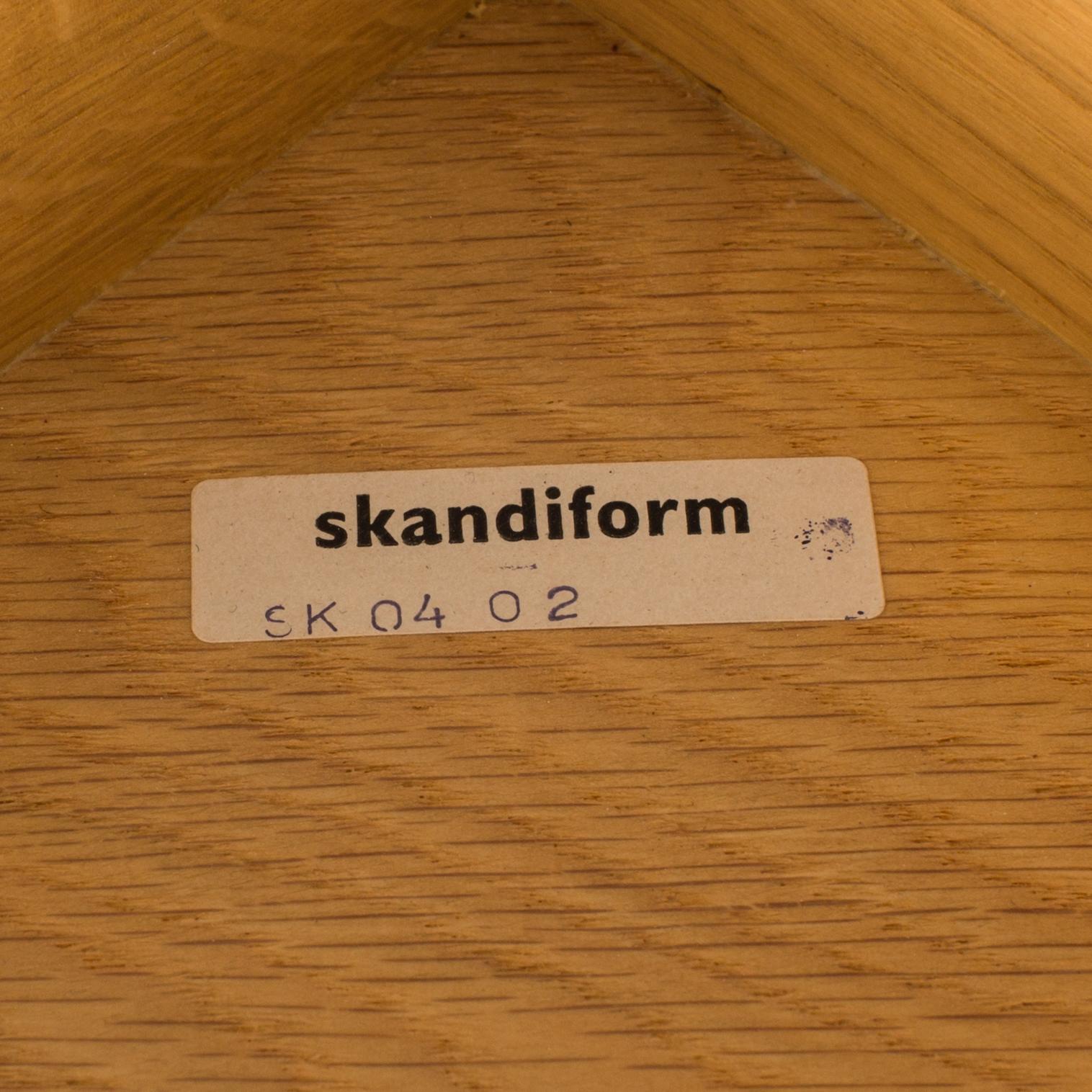 JONAS LINDVALL, stolar samt bord, "Papa", Scandiform, 2000-tal.