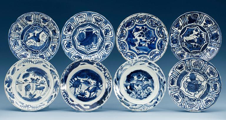 A set of eight blue and white dinner plates, Ming dynasty, Wanli (1573-1614). (8).
