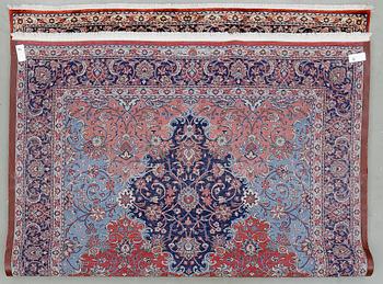 MATTA, Sarouk, ca 298x207 cm.