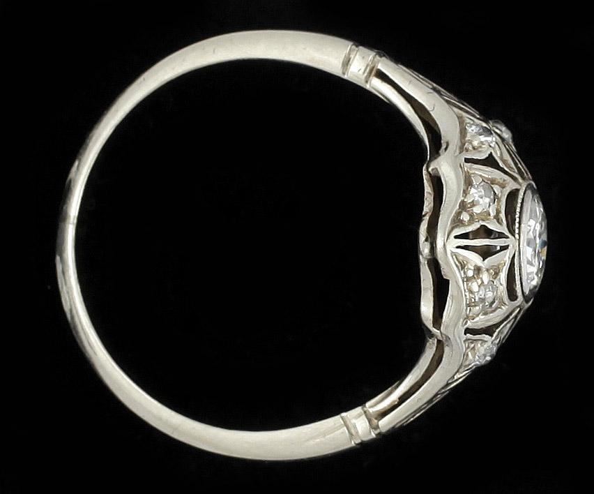 RING, 14k vitguld med briljantslipade diamanter, tot ca 0,38 ct. Vikt ca 2 gram.