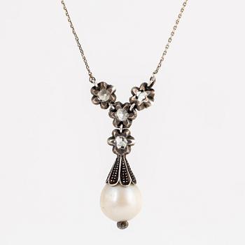 Freshwater pearl, old-cut and rose-cut pendant.