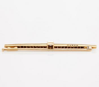 A old and single cut diamonds bar brooch.