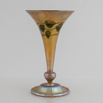 Louis Comfort Tiffany, vas, glas, "Favrile", USA, tidigt 1900-tal.