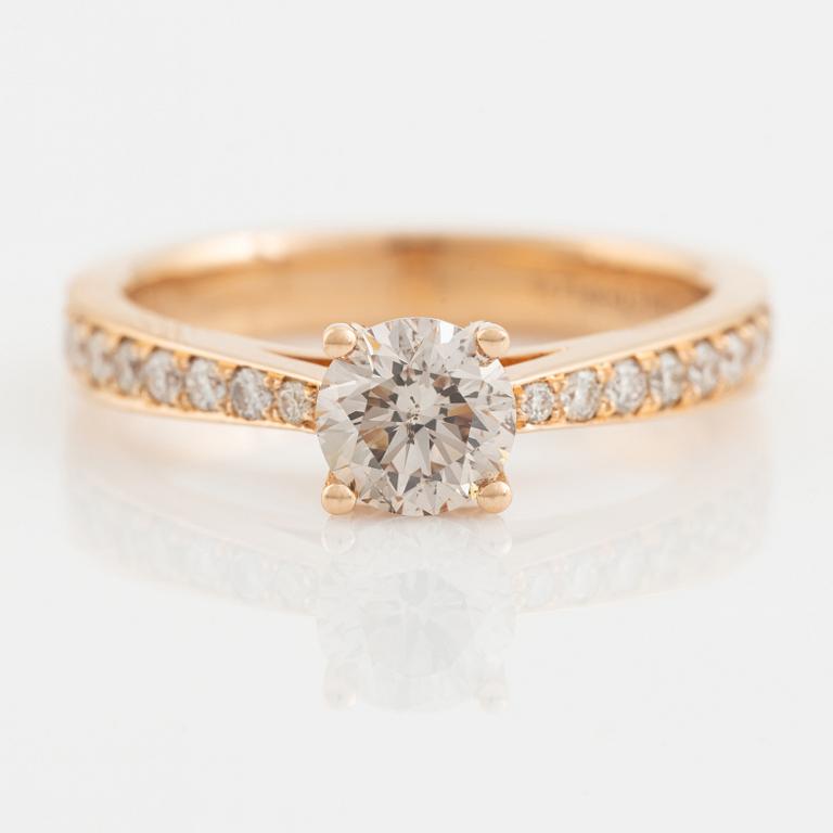 Brilliant cut diamond ring.