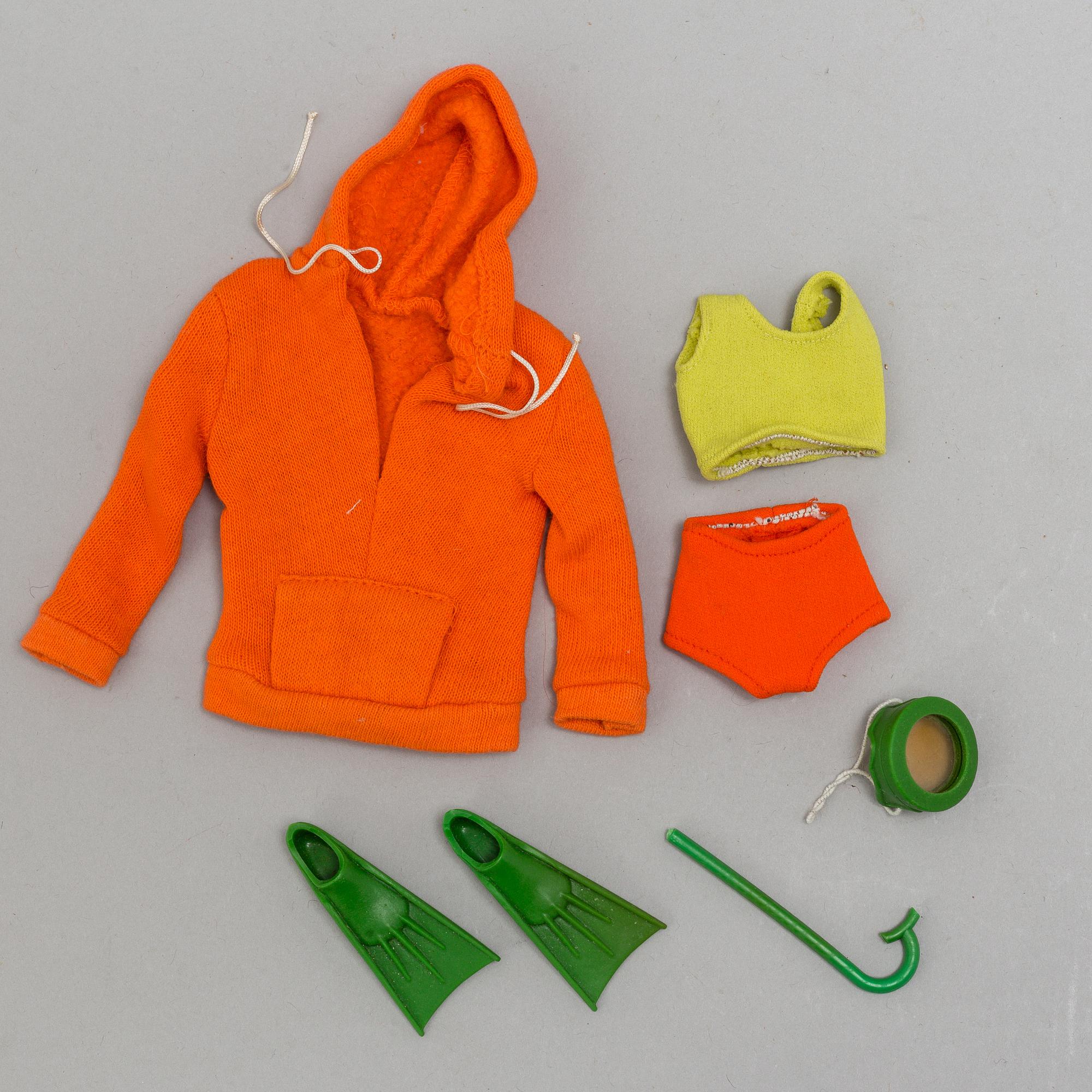 Four 1960's Barbiedolls with accessories, Mattel.