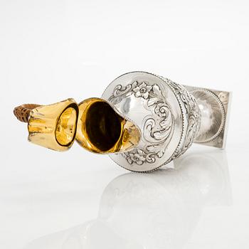 A sterling silver ewer, London 1776, maker's mark IC.