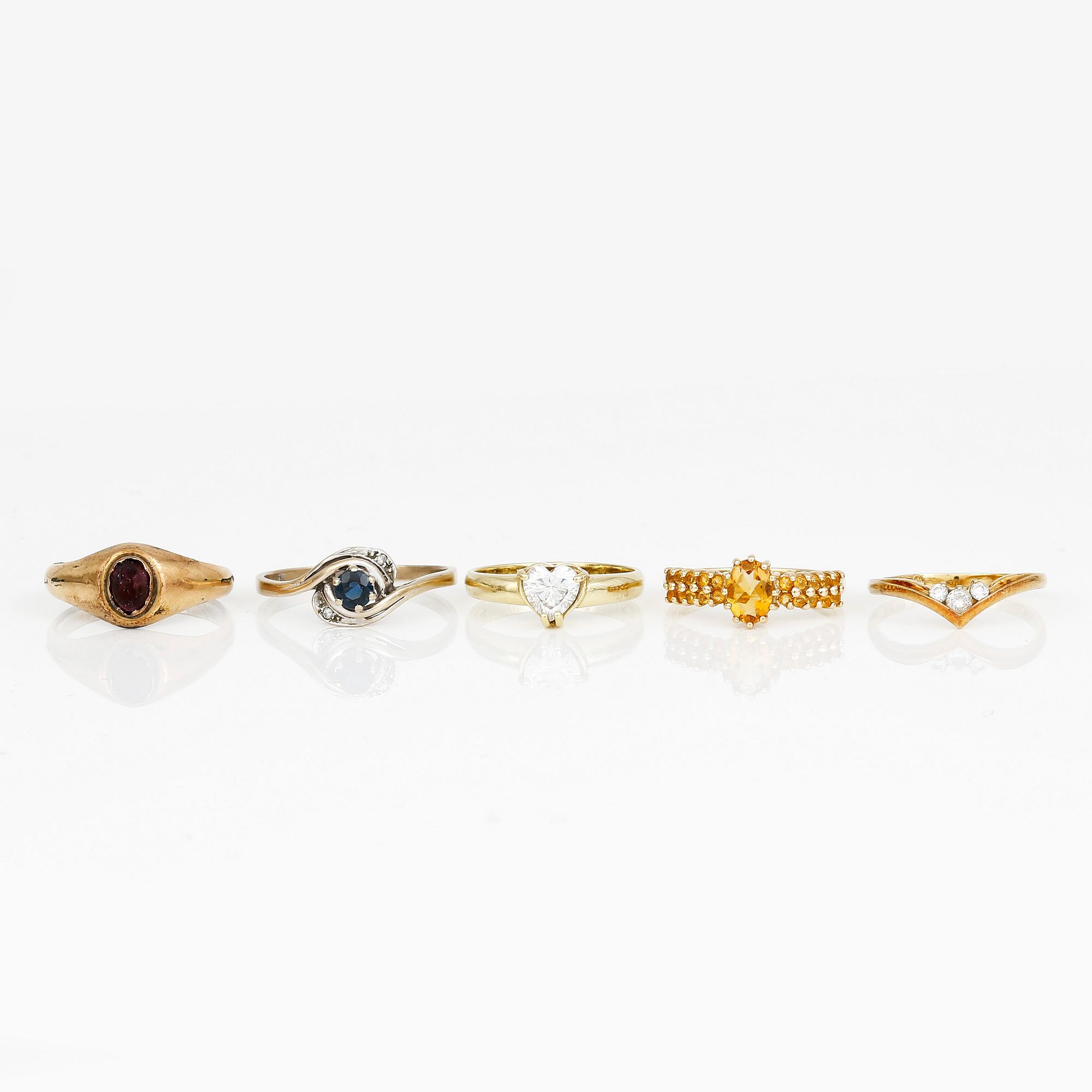 RINGAR, 5 st, olika guldhalter med bl at diamanter, citriner, syntetisk safir och cubic zirconia. Tot vikt ca 11,43 g.