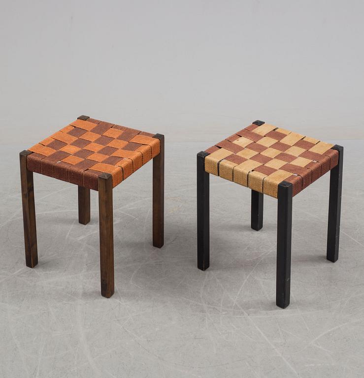 AXEL LARSSON, Pallar, två snarlika, Funkis, Svenska Möbelfabriken, 1930-tal.
