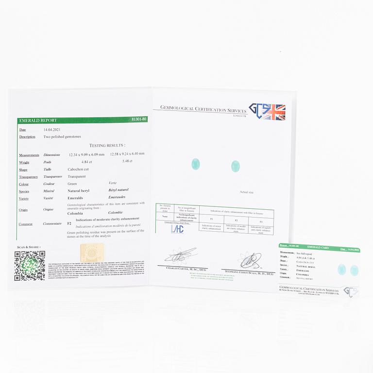 Örhängen platina med cabochonslipade smaragder och gammalslipade diamanter.